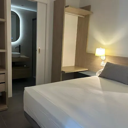 El Centre, 3 Habitacions, 2 Banys I Cuina Апартаменты Ля Эскала